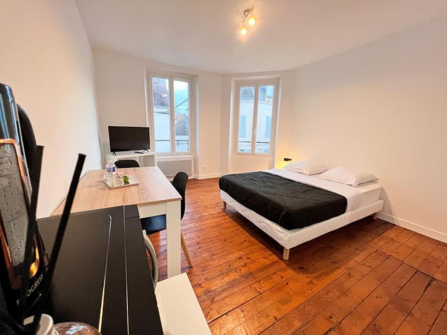 Appartement Maciet 2- Centre Ville Meaux-Gare-Disney Exterior photo
