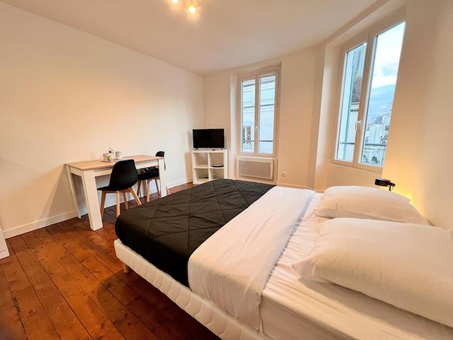 Appartement Maciet 2- Centre Ville Meaux-Gare-Disney Exterior photo